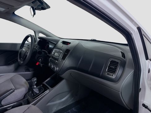 Used 2017 Kia Forte LX image 28