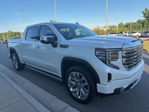 Used 2025 GMC Sierra 1500 Denali w/ Denali Reserve Package AWD/4WD image 9