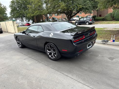 Used 2019 Dodge Challenger R/T image 4