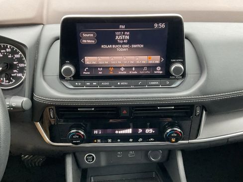 Used 2022 Nissan Rogue SV image 13