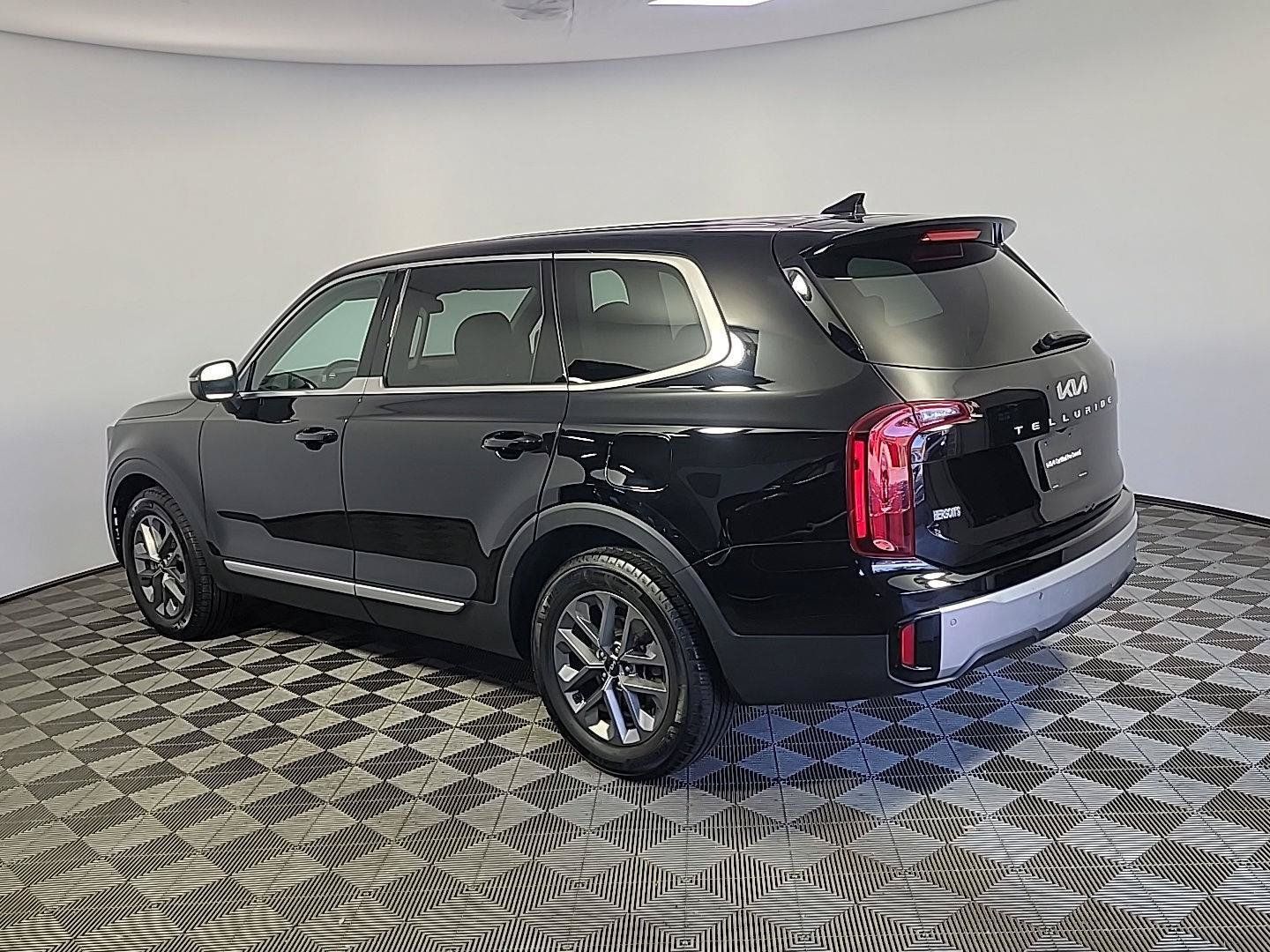 Certified 2023 Kia Telluride LX AWD/4WD image 10