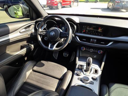 Used 2020 Alfa Romeo Stelvio Ti Sport w/ Quick Order Package 22S Sport AWD/4WD image 24