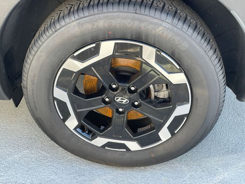 Used 2025 Hyundai Santa Fe SEL FWD image 32