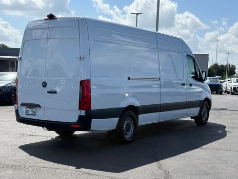 Used 2022 Mercedes-Benz Sprinter 2500 image 5