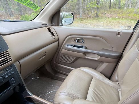 Used 2004 Honda Pilot EX image 13