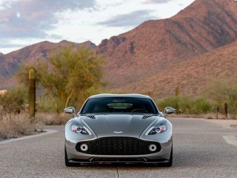 Used 2018 Aston Martin Vanquish Zagato RWD image 3