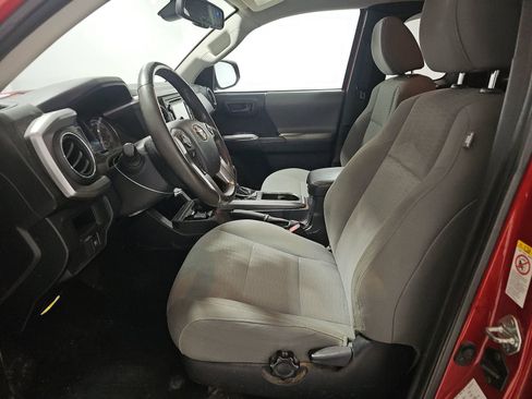 Used 2018 Toyota Tacoma SR5 image 6
