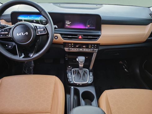 Certified 2024 Kia Seltos EX FWD image 10