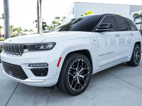 Used 2022 Jeep Grand Cherokee Summit image 6