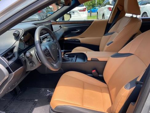 Certified 2023 Lexus ES 250 w/ Premium Package AWD/4WD image 23