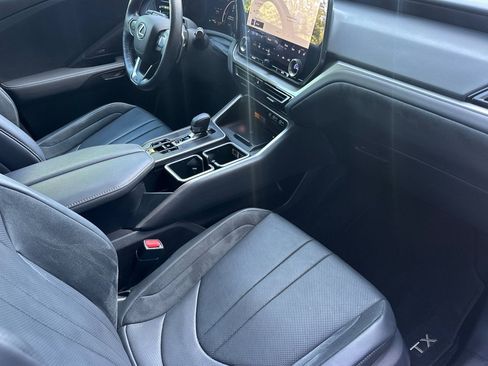 Used 2025 Lexus TX 500h AWD w/ Technology Package image 21