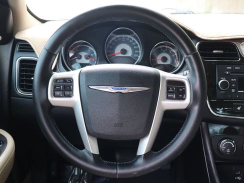 Used 2014 Chrysler 200 Limited FWD image 18