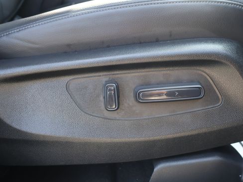 Used 2025 Honda CR-V EX-L image 9