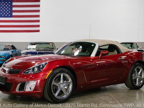 Used 2009 Saturn Sky Red Line image 2