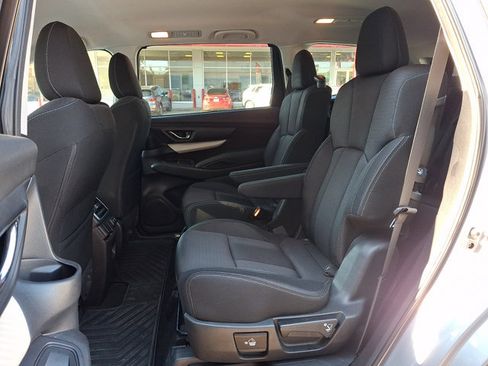 Used 2019 Subaru Ascent Premium AWD/4WD image 11