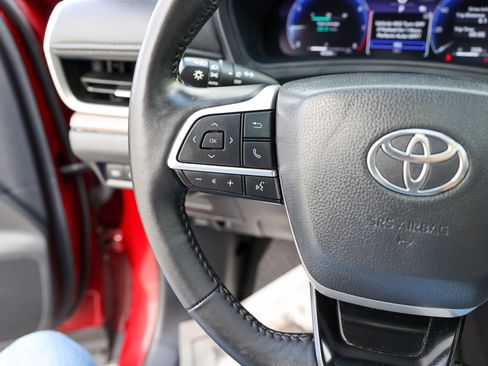 Certified 2024 Toyota Grand Highlander AWD image 18