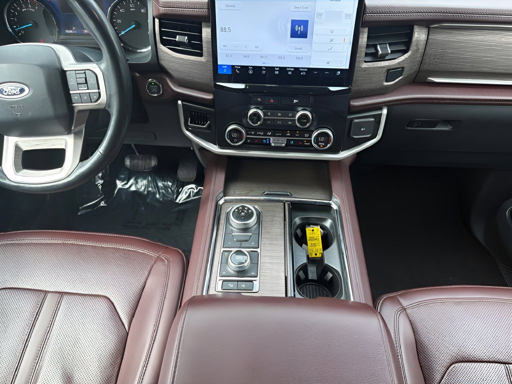 Used 2024 Ford Expedition Limited AWD/4WD image 16