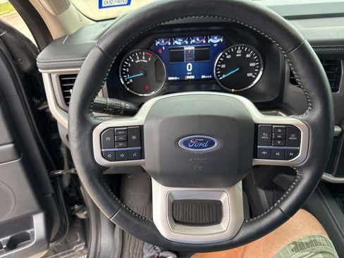 Used 2022 Ford Expedition Max XLT image 21