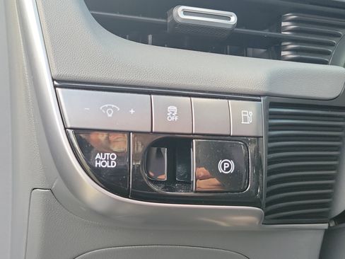 Certified 2025 Hyundai Ioniq 5 SE image 16