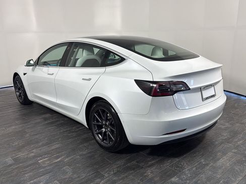 Used 2018 Tesla Model 3 Long Range image 3