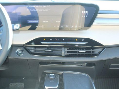 New 2026 Buick Enclave Preferred w/ Power Package image 8