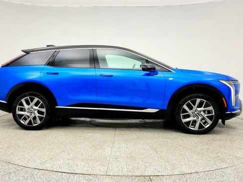 Used 2025 Cadillac Optiq Luxury 1 image 4