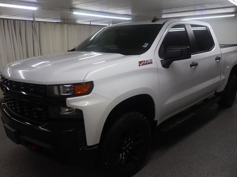 Used 2019 Chevrolet Silverado 1500 Custom Trail Boss AWD/4WD image 3