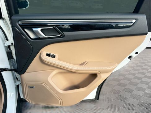 Used 2019 Porsche Macan Base image 31