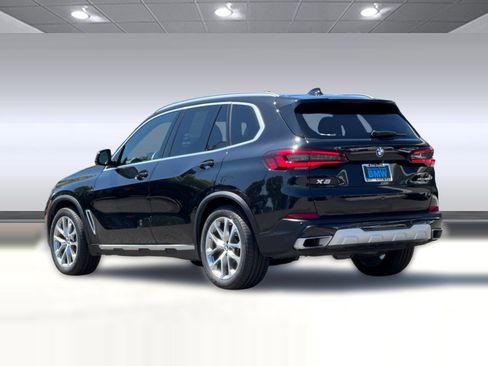 Used 2023 BMW X5 xDrive40i w/ Premium Package AWD/4WD image 3