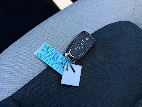 Used 2020 Chevrolet Bolt LT FWD image 2