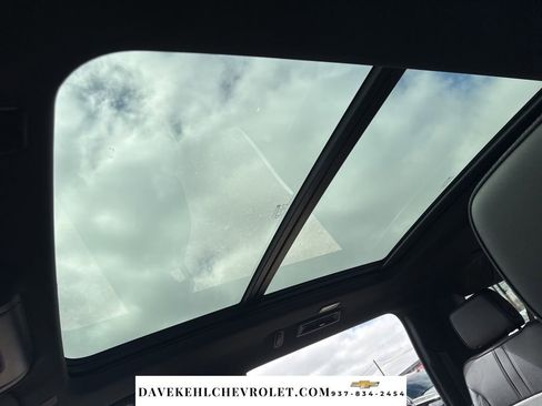 Used 2022 Chevrolet Suburban RST w/ Luxury Package image 32