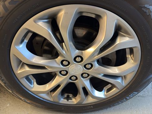 Used 2018 Buick Enclave Avenir w/ Avenir Technology Package AWD/4WD image 37