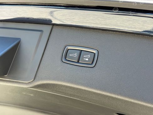 Certified 2025 Porsche Cayenne S AWD/4WD image 23