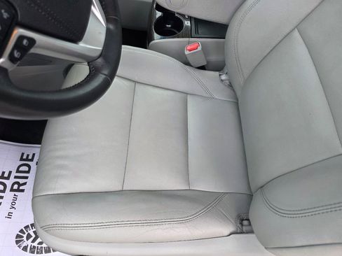 Used 2017 Toyota Sienna XLE w/ XLE Navigation Package image 12