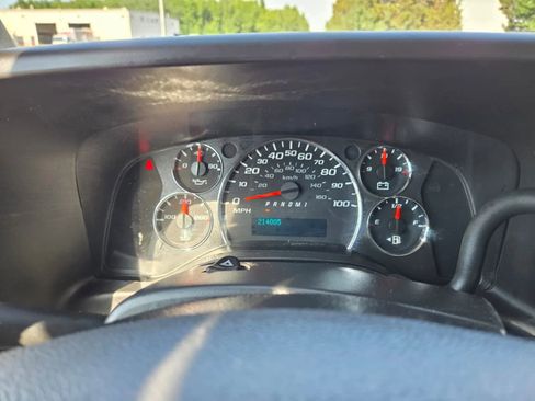 Used 2016 Chevrolet Express 3500 RWD image 15
