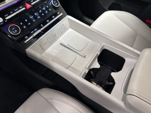 Used 2025 Hyundai Santa Fe Limited FWD image 23