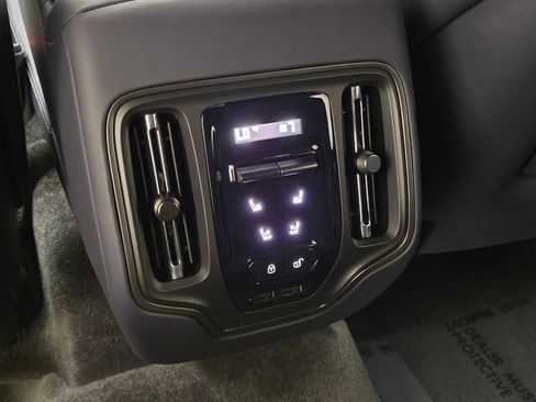 Used 2025 Aston Martin DBX 707 AWD/4WD image 21
