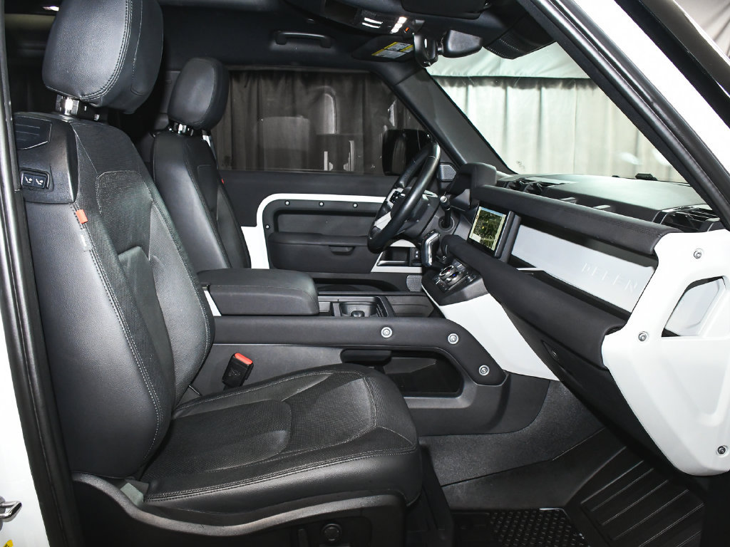 Used 2023 Land Rover Defender 90 X-Dynamic SE AWD/4WD image 55