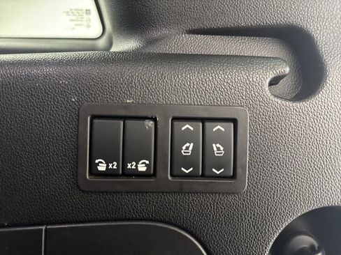 Used 2019 Chevrolet Suburban Premier w/ Premier Plus Edition image 33