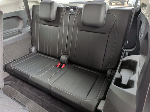 Used 2022 Volkswagen Tiguan SE FWD image 35