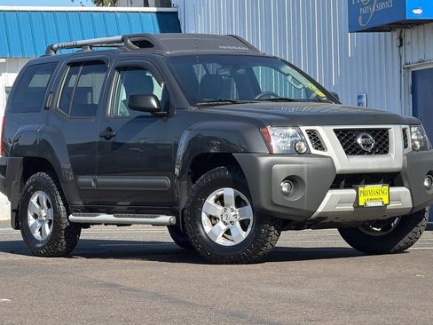 Used 2013 Nissan Xterra S AWD/4WD image 2