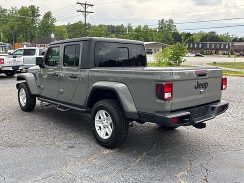 Used 2022 Jeep Gladiator Sport AWD/4WD image 5