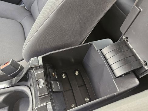 Used 2021 Toyota Corolla LE image 39