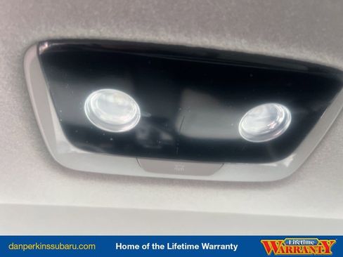 Used 2025 Kia Niro EX Touring image 35