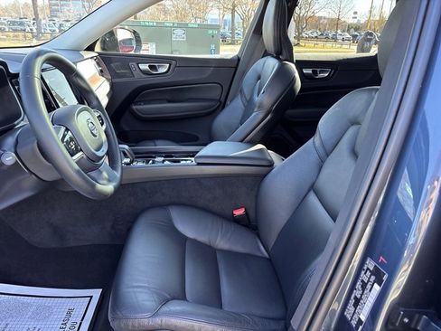 Used 2024 Volvo XC60 B5 Plus image 14