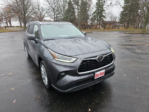 Used 2021 Toyota Highlander Limited image 8