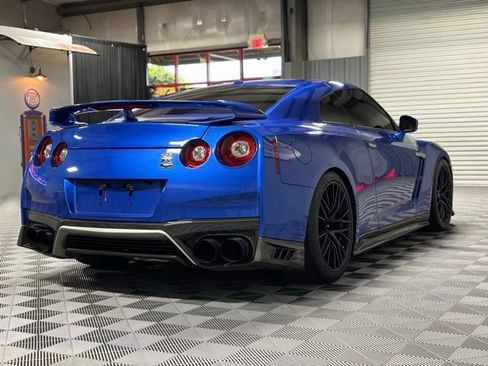Used 2020 Nissan GT-R Premium AWD/4WD image 4