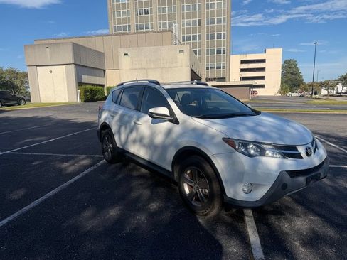 Used 2015 Toyota RAV4 XLE FWD image 2