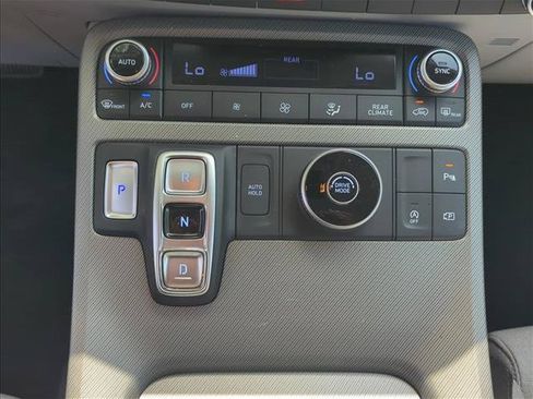 Used 2025 Hyundai Palisade SE FWD image 20