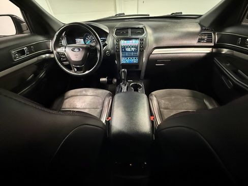 Used 2018 Ford Explorer XLT w/ Equipment Group 202A AWD/4WD image 73